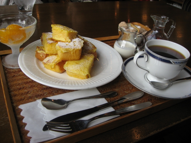 フレンチトーストとコーヒー